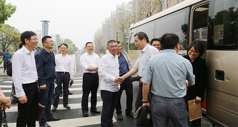 In 2019, Director Zhang Yi went to Jingjiang for research
