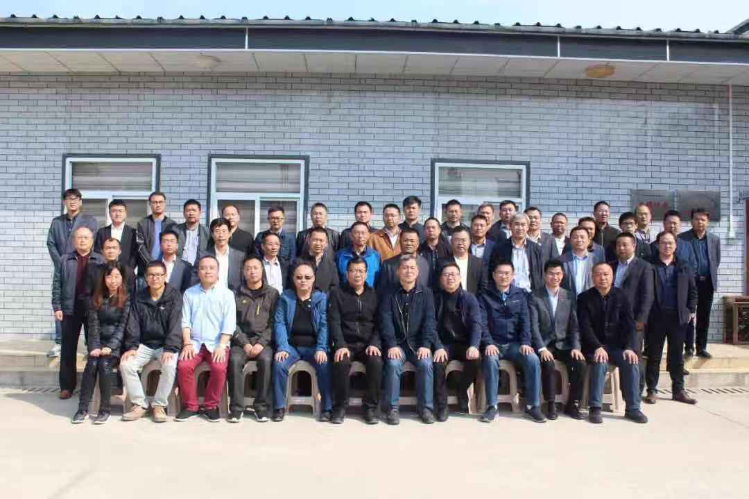 研究中心奏響技術研討交響曲